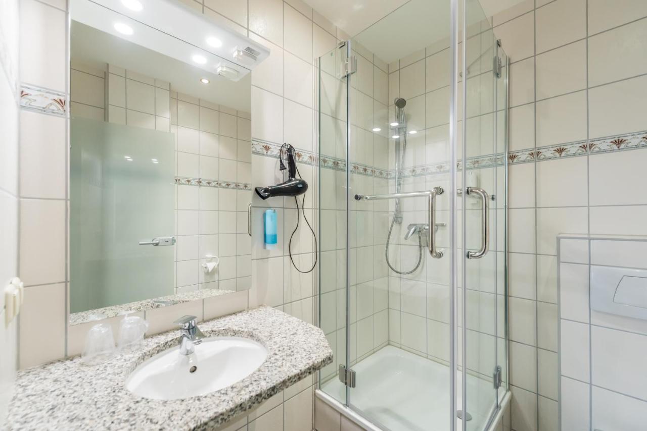Hotel Koenigslinie Сасниц Екстериор снимка