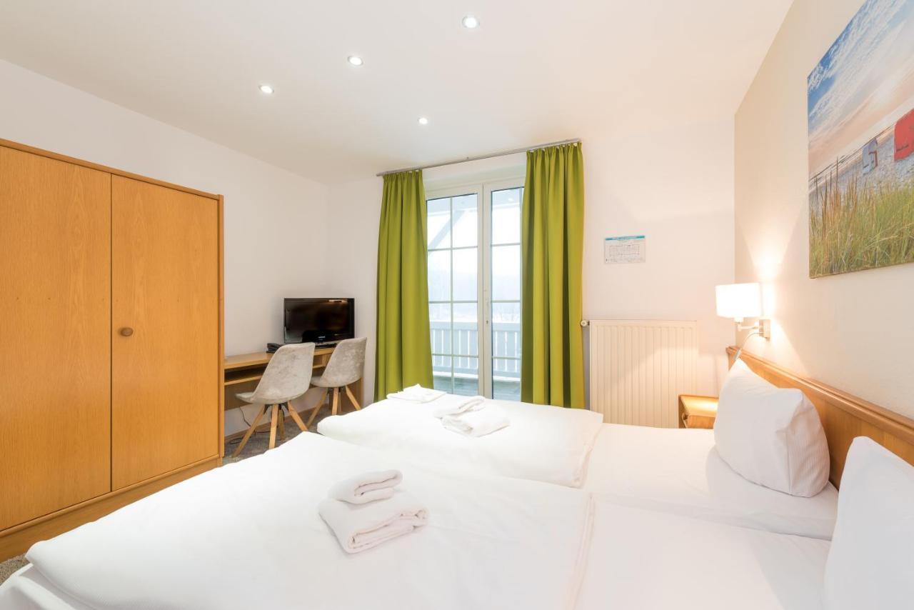 Hotel Koenigslinie Сасниц Екстериор снимка