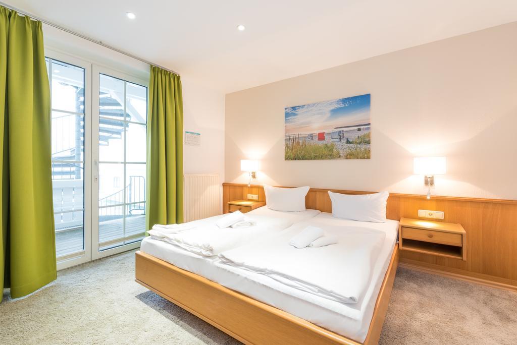 Hotel Koenigslinie Сасниц Екстериор снимка