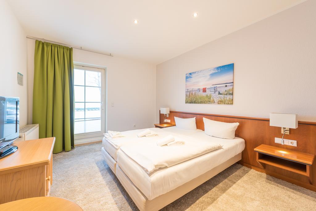 Hotel Koenigslinie Сасниц Екстериор снимка