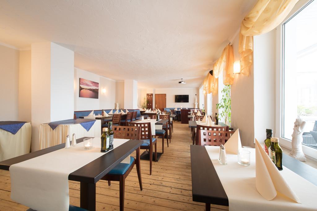 Hotel Koenigslinie Сасниц Екстериор снимка