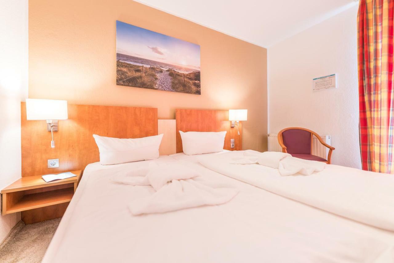 Hotel Koenigslinie Сасниц Екстериор снимка