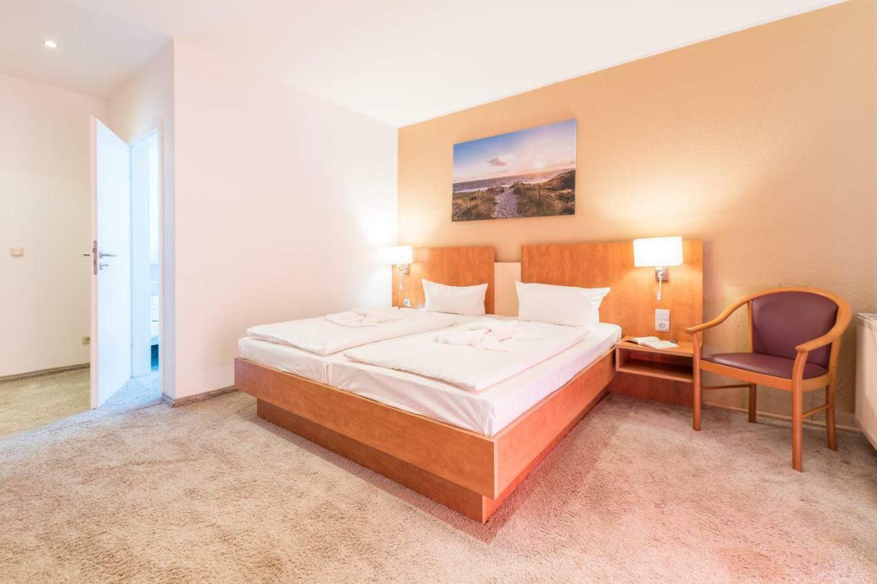 Hotel Koenigslinie Сасниц Екстериор снимка